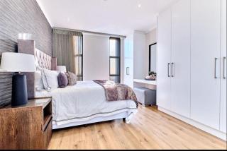 Executive and Spacious Apartments in Masingita Towers Sandton - 9