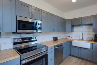 Modern Family Home in Mason with Backyard and Fire Pit - Mason - 9