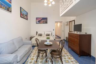 The Charming Suites - Sorrento - 8