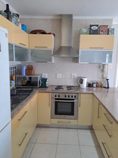 Lovely 2 bedroom self-catering apartment located 1 min from the beach - Strand - 2