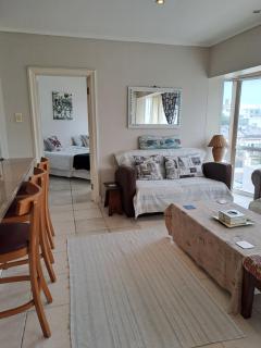 Lovely 2 bedroom self-catering apartment located 1 min from the beach - Strand - 3