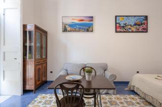 The Charming Suites - Sorrento - 6