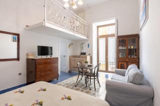 The Charming Suites - Sorrento - 4