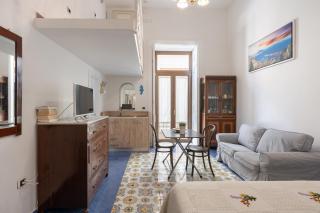 The Charming Suites - Sorrento - 1