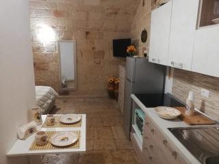 VIA MAGNO - Monopoli - 2
