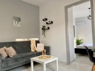 Stylish Apartment in Kos Town, Walking Distance to the Beach - No 10 - Città di Kos - 0