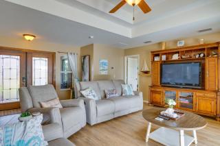 Cape Coral home with Saltwater Pool and Lanai! - North Fort Myers - 8