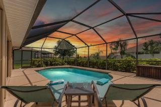 Saltwater Pool and Gas Grill Cape Coral Oasis! - North Fort Myers - 0