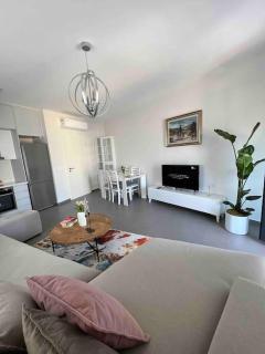 Mozart House - Spacious Luxury Apartment - Heart of the City - Tirana - 6