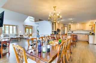 New York Retreat - Furnished Deck and Mountain Views - Lanesville - 3