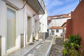WHome Alfama 2-Bed Minimalist Retreat for Digital Nomads & Remote Workers - Lissabon - 3