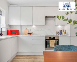 Stylish Two Bedroom Apartments by Direct2hosts Short Lets West London Oasis With Workspace & Long Stays - 1