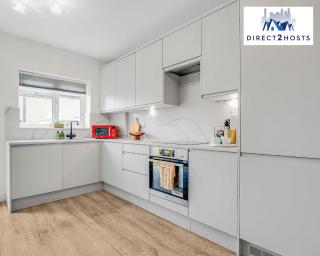 Stylish Two Bedroom Apartments by Direct2hosts Short Lets West London Oasis With Workspace & Long Stays - Londra - 5