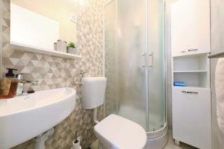 Hibis, No 2 - Starigrad-Paklenica - 7