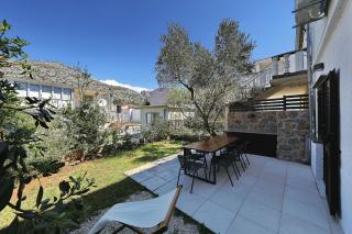 Hibis, No 1 - Starigrad-Paklenica - 2