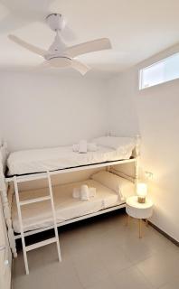 Precioso Apartamento Reformado en 1ra Linea de Mar sin vistas - 3