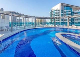 Canal View l Stylish & Spacious - Dubai - 3