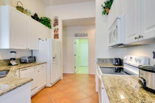 Near Sand and Sun, Cape Coral Home with Private Pool - Cape Coral - 1