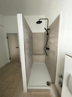 Suite 2 - 3
