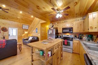 Mtn-View Cabin Deck and Pets Welcome in Murphy - Murphy - 4
