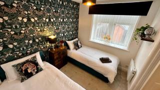 Stylish & Cosy - Flat 6, Osborne Road - Pontypool - 1
