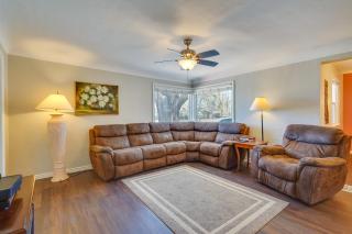 Pueblo House by Riverwalk, 2 Miles to Fairgrounds! - Pueblo - 4