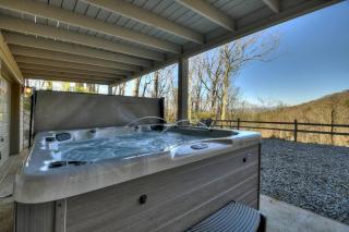 Majestic Mountain Retreat with Hot Tub & Mtn Views - Blue Ridge - 7