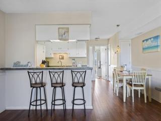 Pelican Perch - 3rd floor views of the ocean and marsh - perfect for wildlife viewing, condo - Carolina Beach - 6