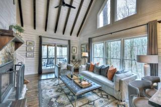 Picture Perfect Cabin with Hot Tub in the BR Mtns - 6