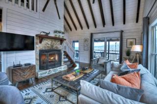 Picture Perfect Cabin with Hot Tub in the BR Mtns - 1
