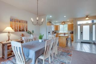 Charming Redmond Townhome with Resort Amenities - Redmond - 4