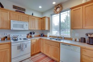 Charming Redmond Townhome with Resort Amenities - Redmond - 2