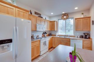 Charming Redmond Townhome with Resort Amenities - Redmond - 1