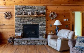 Quiet Haven Mountain Top Cabin - 3 Bedroom Cabin with Breathtaking Views - 3