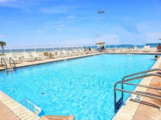 Oceanfront Escape With Balcony and heated salt water pool Sleeps 4 - 9