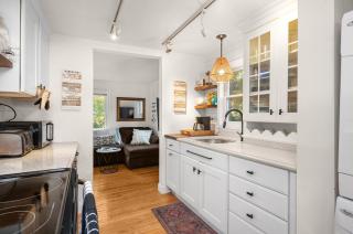 Babes Bungalow by Leavetown Vacations - Orleans - 9