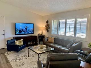 Eye Catching....Beautiful, Cozy, Furnished Condo - Cathedral City - 0