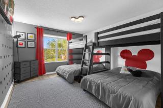 Lake View Vacation Home with Pool and Game Room Near Disney Parks - 6