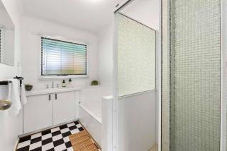 Bonnyvale Beach Shack- Pet friendly, walk to the beach! - Ocean Grove - 3