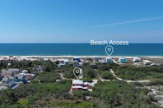 Walk to Beach, Secluded, Gazebo with Grill, 1GiG WiFi, Washer and Dryer, Games - Gulf Shores - 4