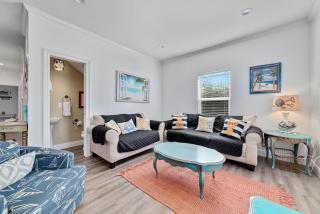 Walk to Beach, Secluded, Gazebo with Grill, 1GiG WiFi, Washer and Dryer, Games - Gulf Shores - 5