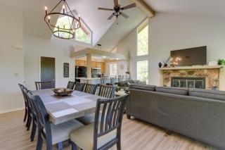 Osage Beach Vacation Rental with Deck and Grill - 2