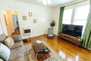 Historic Revival King Bed Midtown Memphis 66 Fast WiFi Free Parking Yes Pets - 3