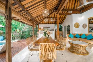 Villa Ketenangan, Sumptuous 3BR Villa with Tropical Vibes in Ubud Area - Ubud - 4