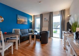 Ferienwohnung-30-Strandhaus-Moenchgut-Endloser-Sandstrand-und-das-weite-Meer - Lobbe - 0