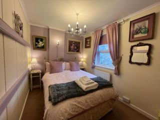 Glastonbury Rose Cottage - Magical Victorian Town Centre Stay - 7