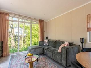 Luxury chalet near Ouddorp with garden - Goedereede - 5