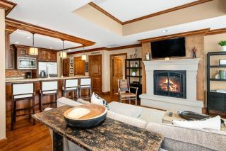 Ritz Carlton Vail #410 condo - 2