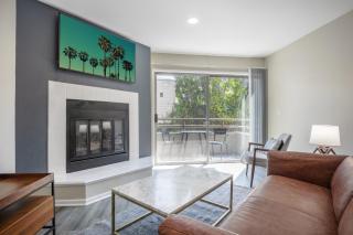 Westwood 2BR w Balcony Fireplace nr UCLA LAX-169 - Los Angeles - 0