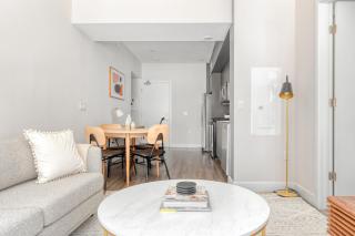 Melrose 2BR w Gym Pool nr Walk of Fame LAX-723 - 8